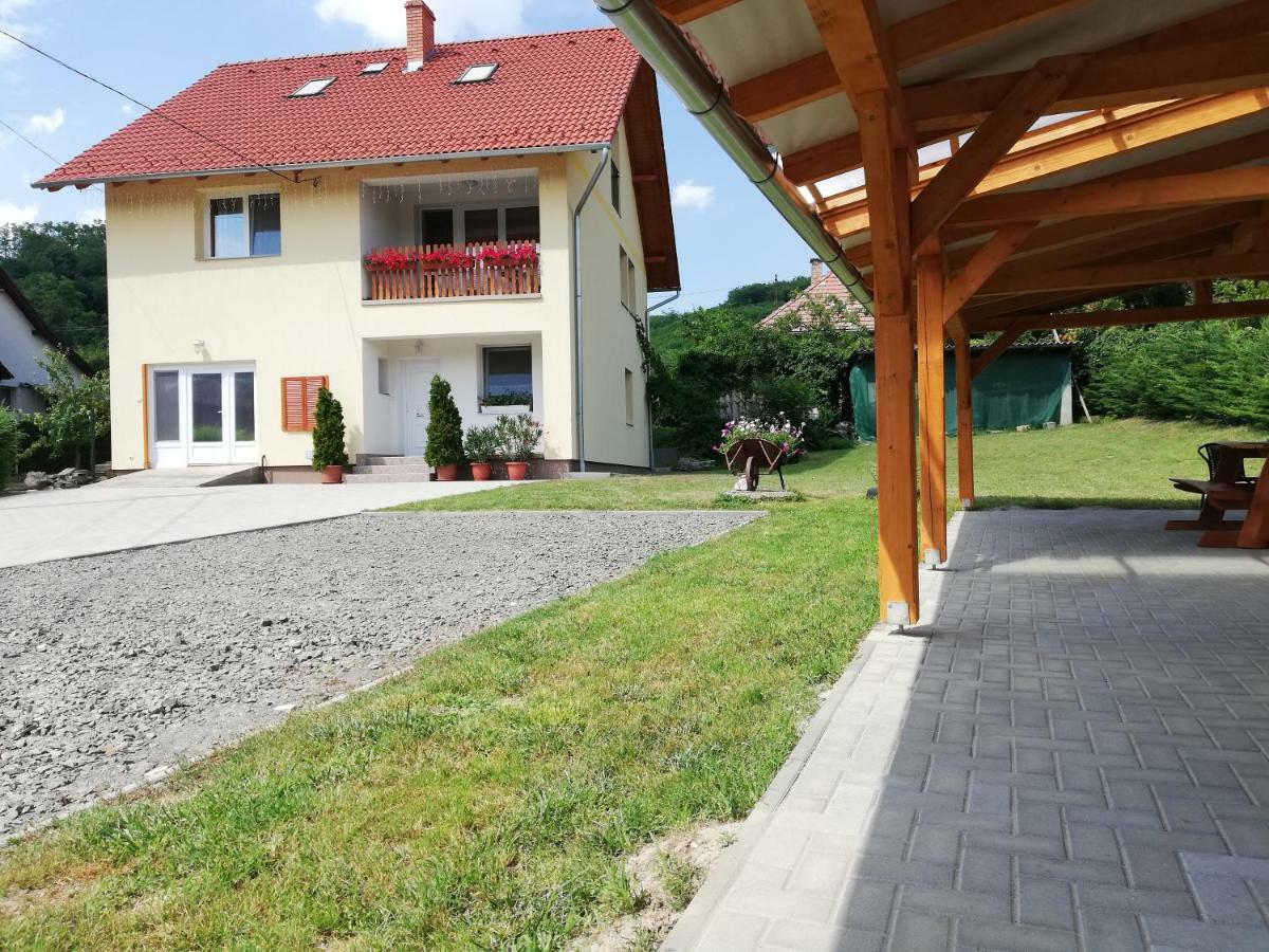 Lotuszvirag Vendeghaz Hotel Szekszard Exterior photo